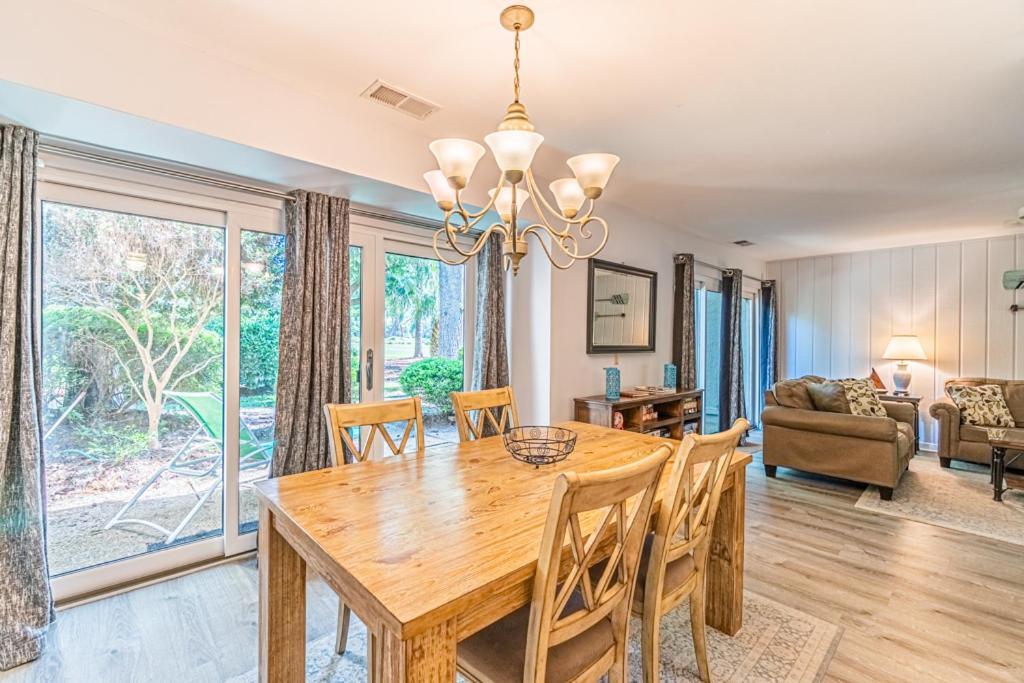 הוילה הילטון הד איילנד Pet Friendly! 503 Plantation Club Walk To Pool Sleeps 6 Sea Pines מראה חיצוני תמונה